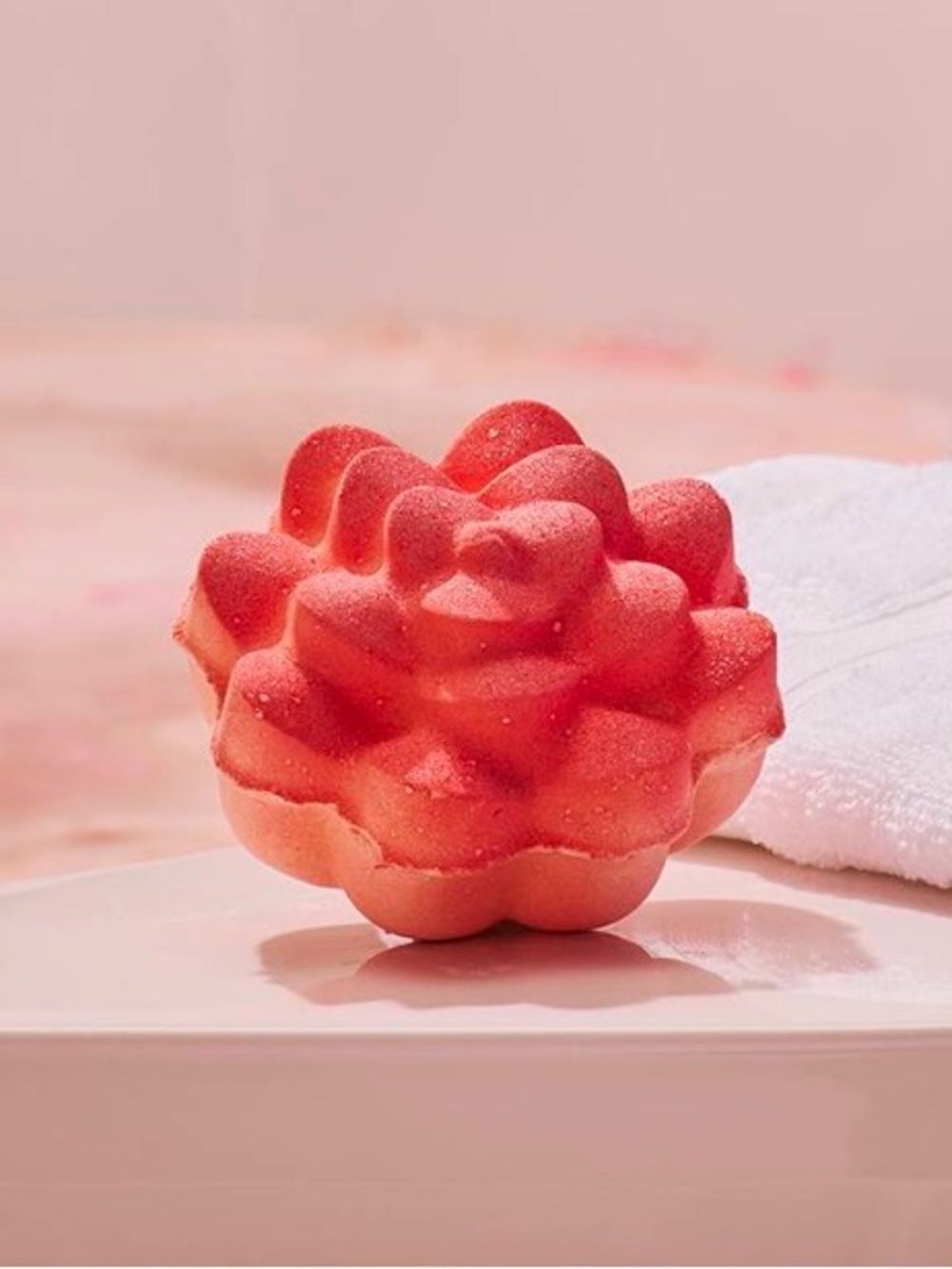 Lush Comforter Rose Bath Bomb 5.2 oz Brand New